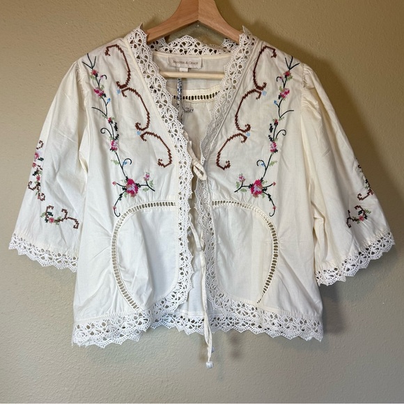 Jennifer & Grace Cream Cotton Floral Lace Embroidered Blouse NWT Size Large - Picture 2 of 8